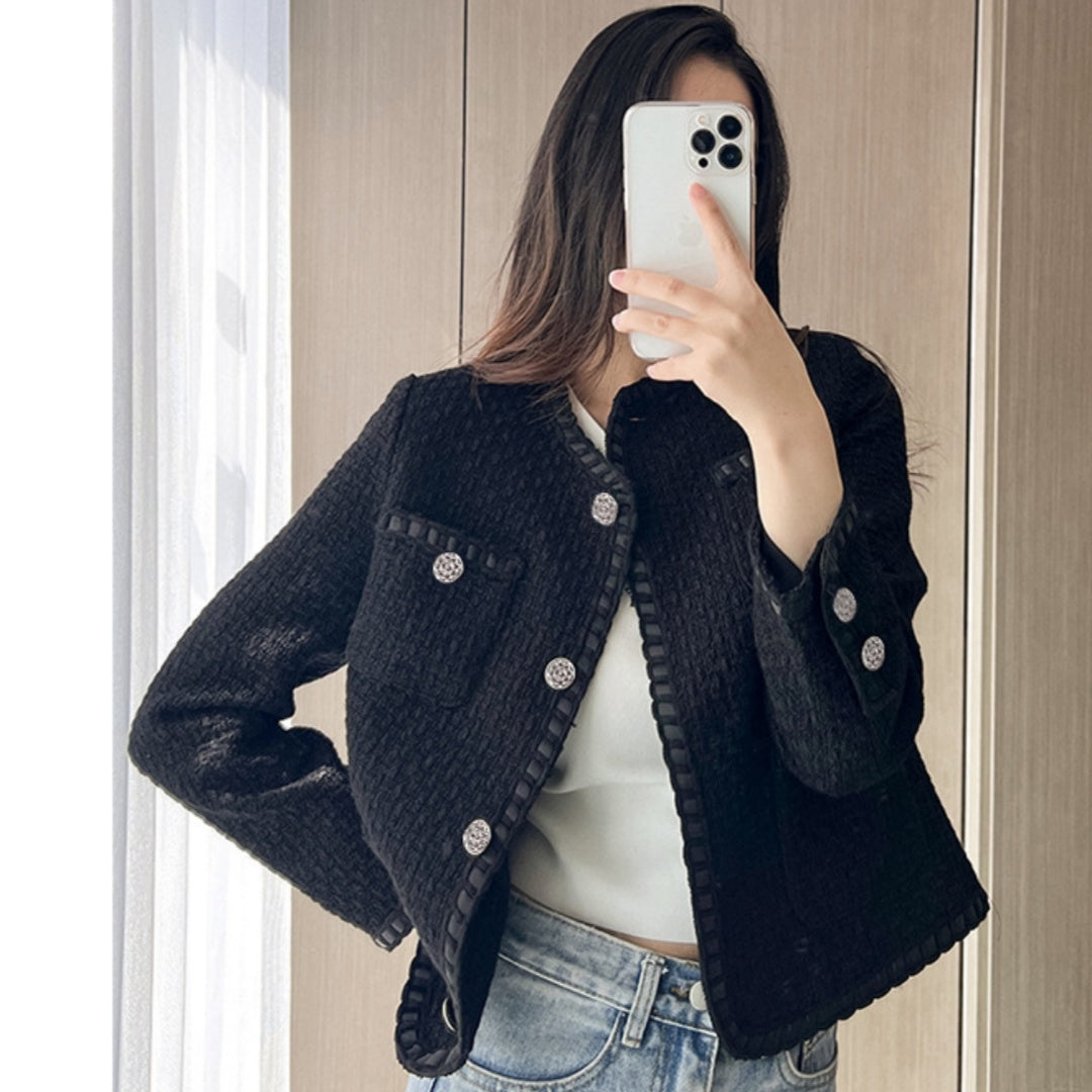 Veste épaisse noire à fleurs